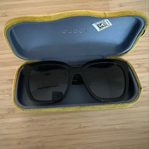GUCCI  Sunglasses / Wide - High Bridge Fit